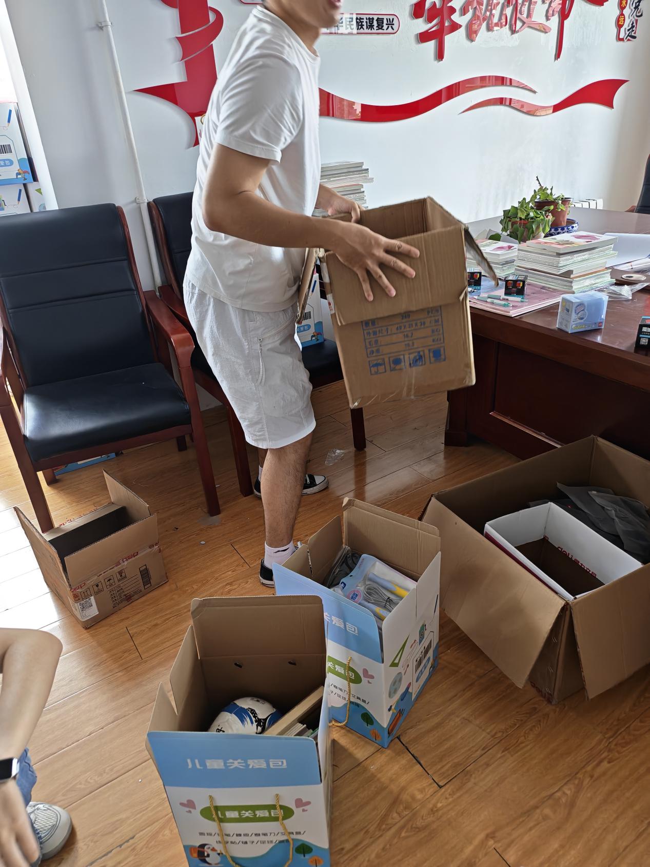 ��װ��־Ը(2)-ͼƬ4.jpg