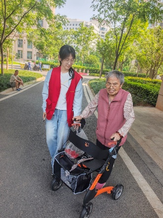一席陪伴暖老兵，一身初心传美德——长职学子 2026 暑期三下乡敬老拥军实践纪实(1)-图片4.jpg