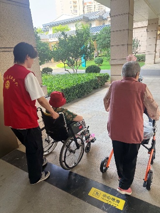 一席陪伴暖老兵，一身初心传美德——长职学子 2026 暑期三下乡敬老拥军实践纪实(1)-图片5.jpg
