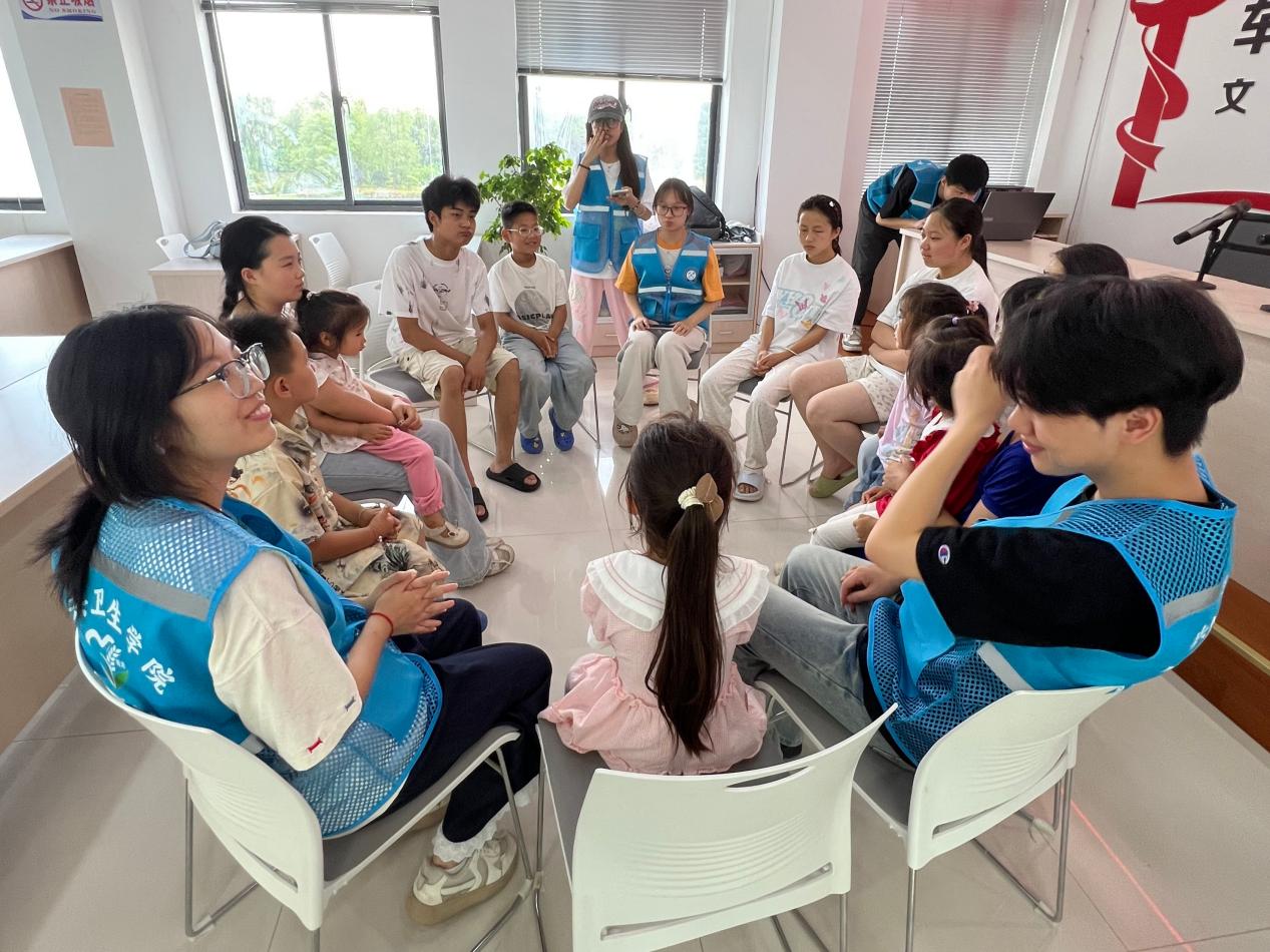 青春下乡护民生 健康服务暖乡邻(1)-图片2.jpg