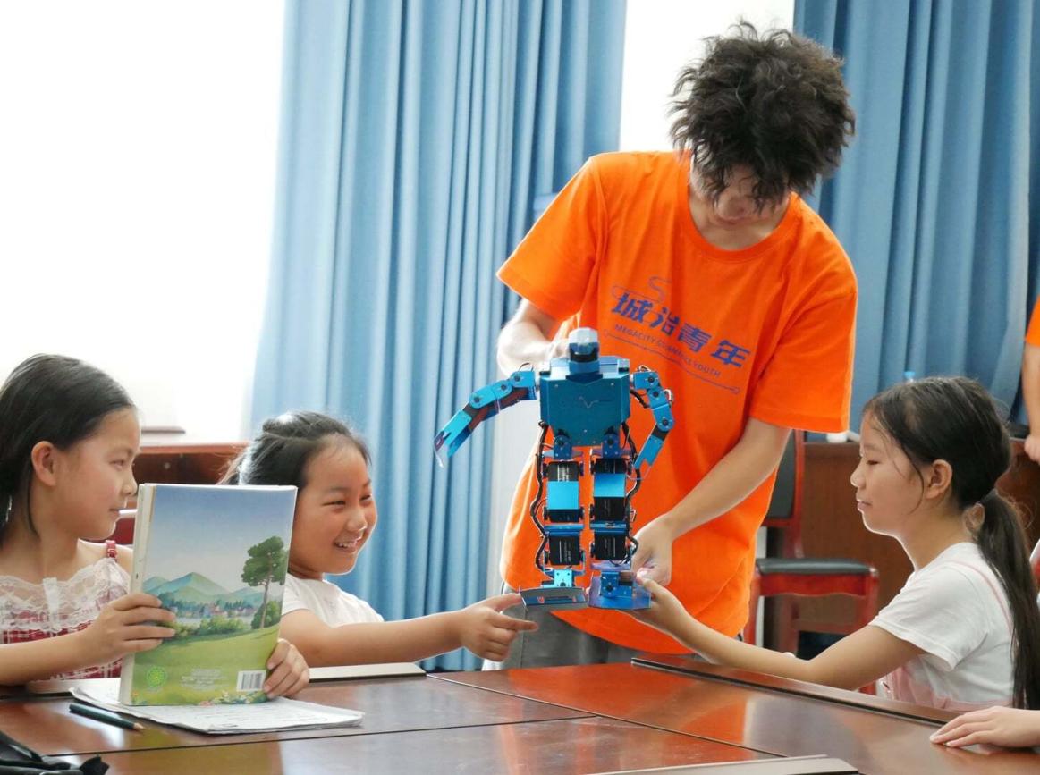 科创润童心，逐梦向未来-重庆对外经贸学院学子为乡村孩童插上科技翅膀-图片2.jpg