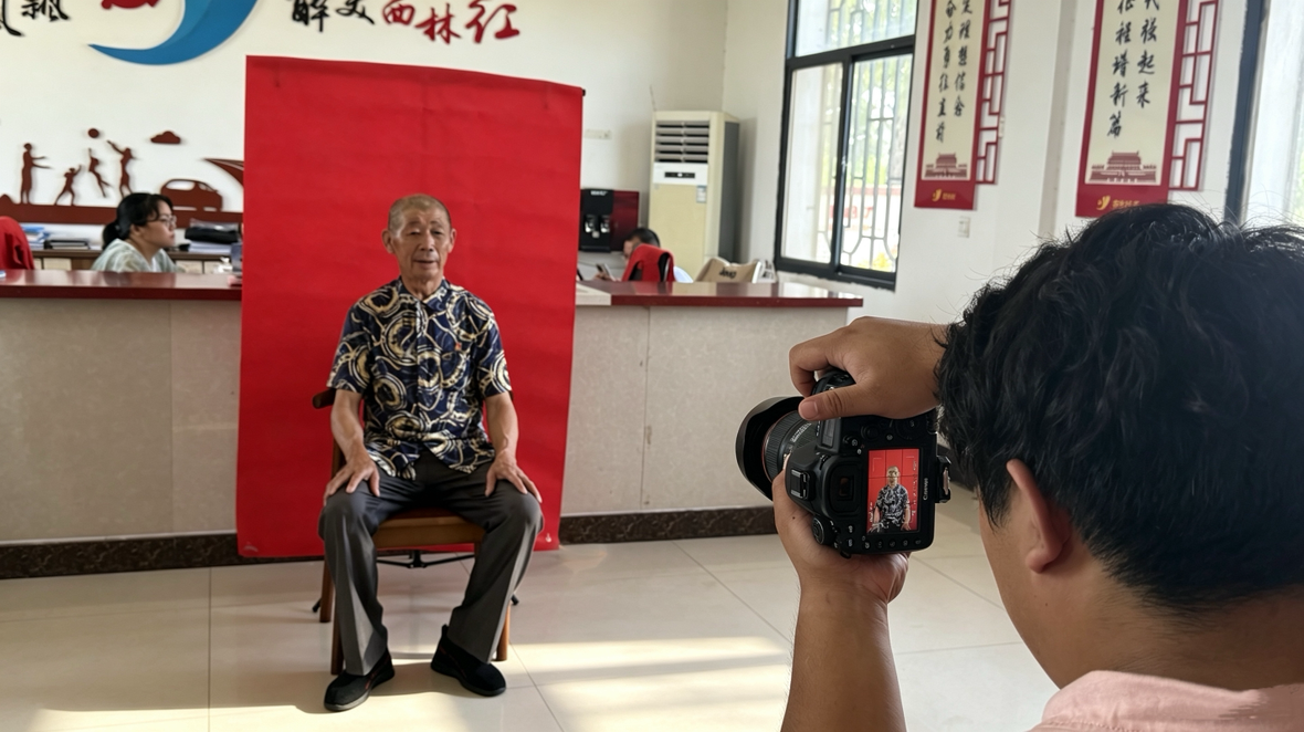 光影定格银龄风采，艺心记录红安初心——艺术设计学院红心艺行实践团影像拍摄纪实-图片2.png