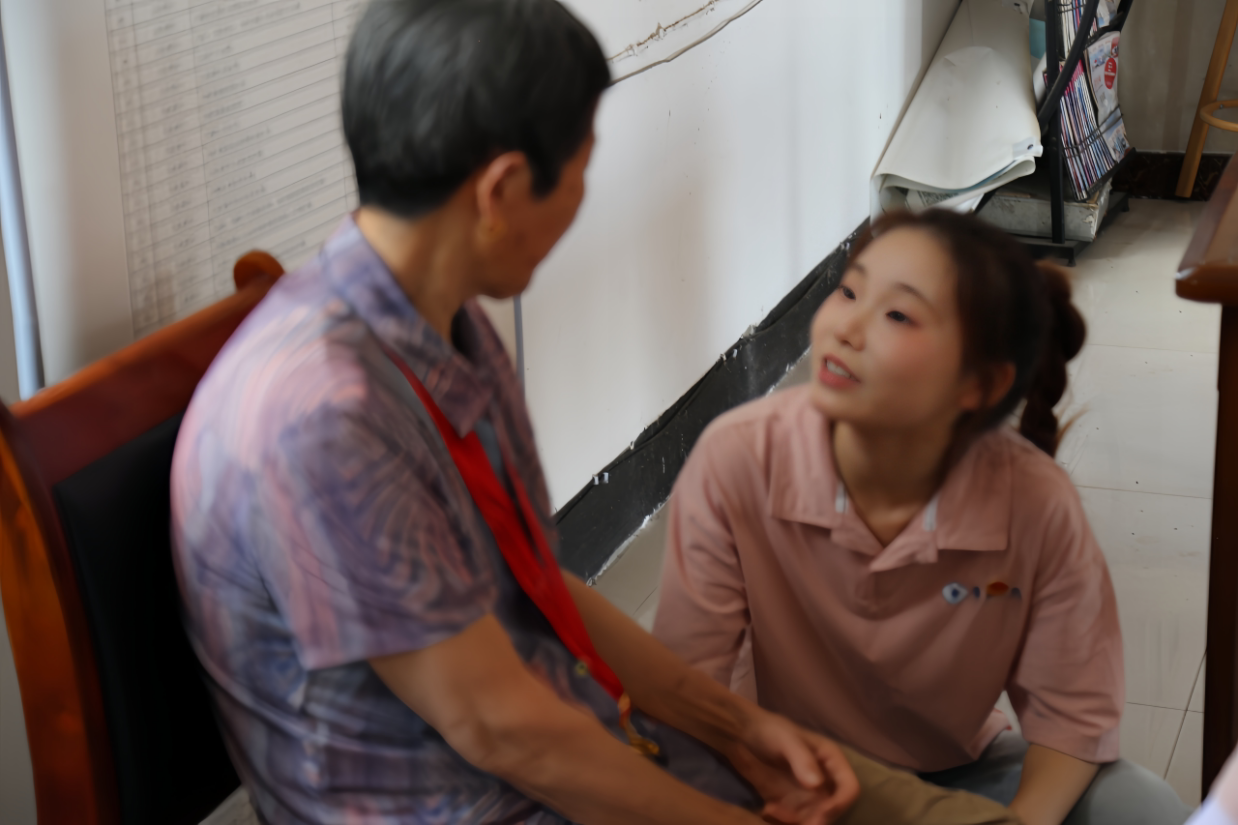光影定格银龄风采，艺心记录红安初心——艺术设计学院红心艺行实践团影像拍摄纪实-图片6.png