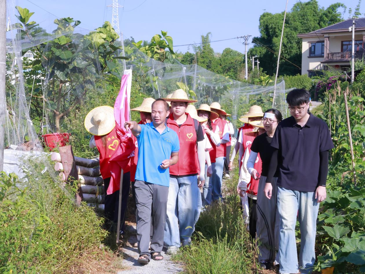 【先锋】深耕乡土担使命，多维实干助振兴——重庆移通学院学子赴拾万镇开展“三下乡”社会实践-图片6.jpg