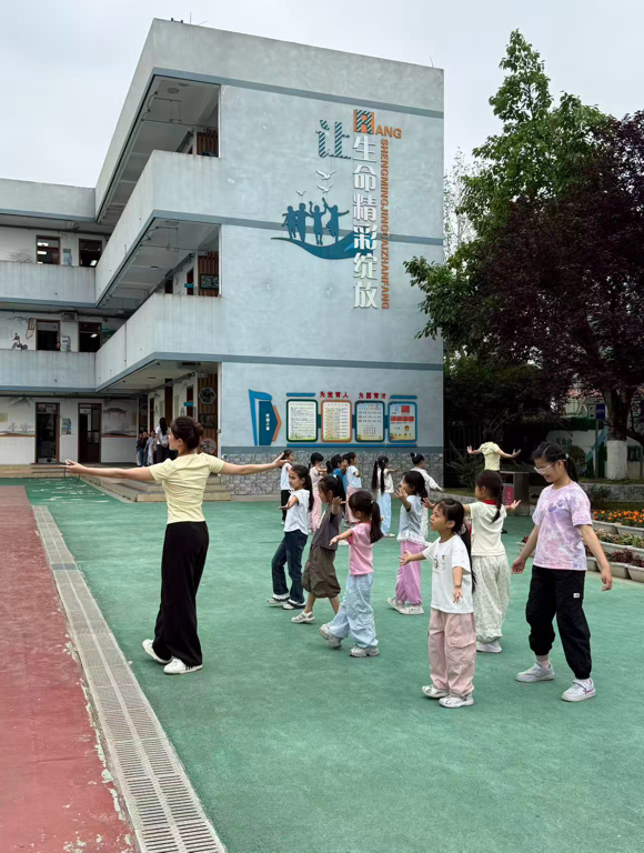 成都大学音舞学院三下乡-图片3.png