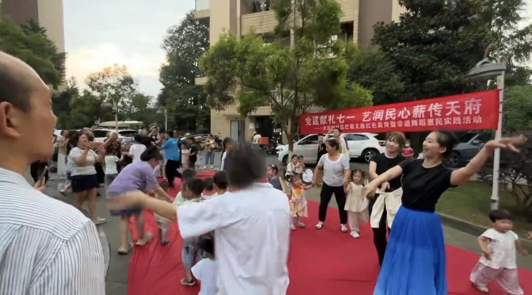 成都大学音舞学院三下乡-图片5.png