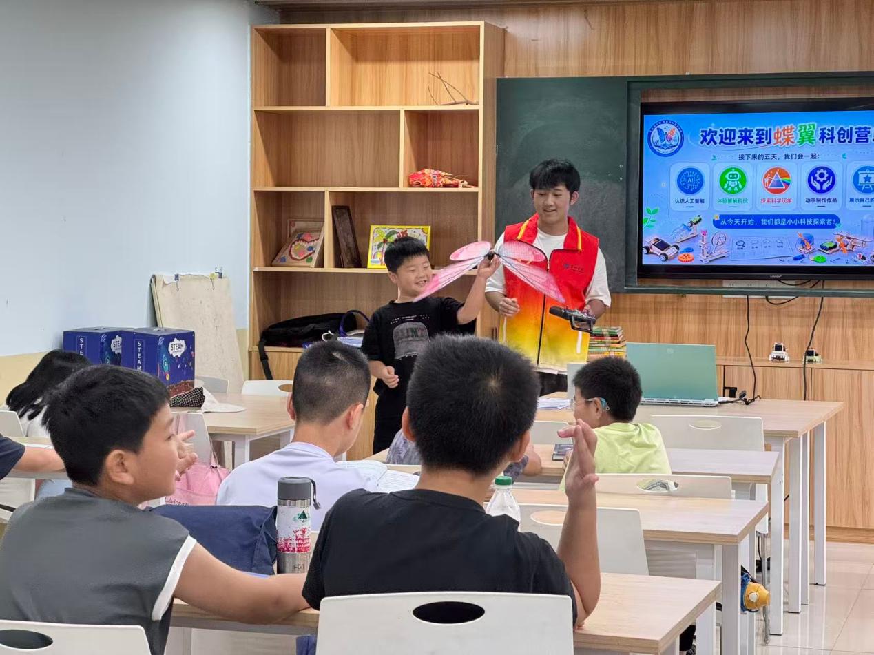 巢湖学院三下乡：埋下一粒科技种子，静待一方沃土繁花 (2)(1)-图片1.jpg