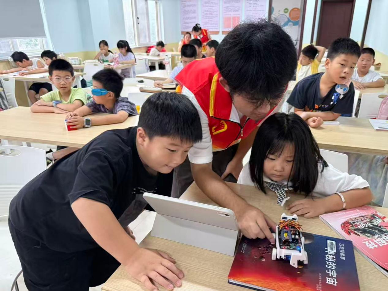 巢湖学院三下乡：埋下一粒科技种子，静待一方沃土繁花 (2)(1)-图片2.jpg