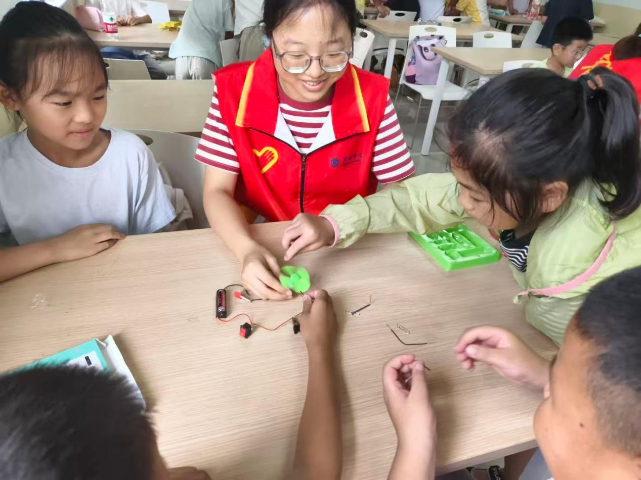 巢湖学院三下乡：埋下一粒科技种子，静待一方沃土繁花 (2)(1)-图片3.jpg
