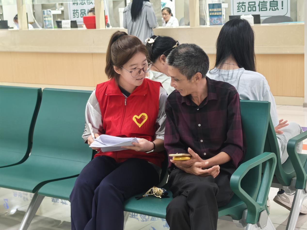 闽东医韵·红博暖心——福建中医药大学“红博榕光”实践团走进古田县医院，以红十字志愿服务与深度调研共绘县域“一老一幼”人文关怀新图景-图片3.jpg